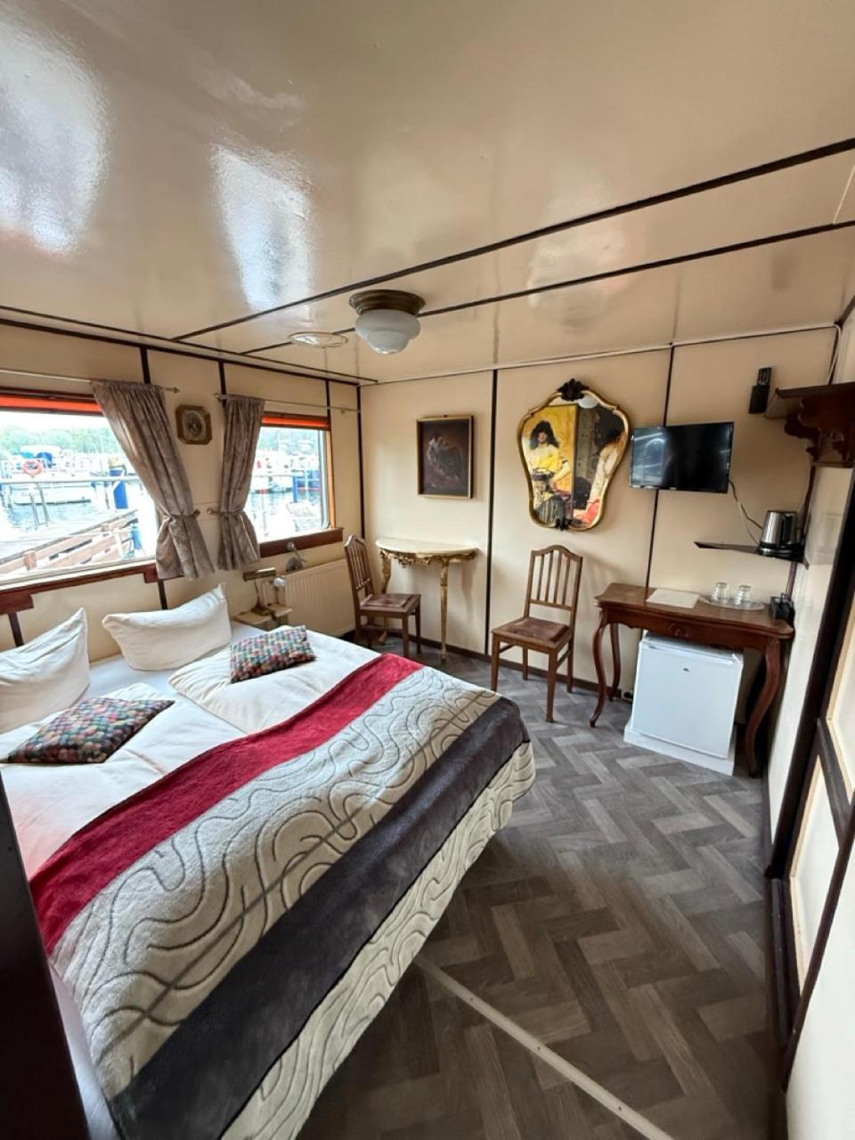 Botel Schiffspension Luise